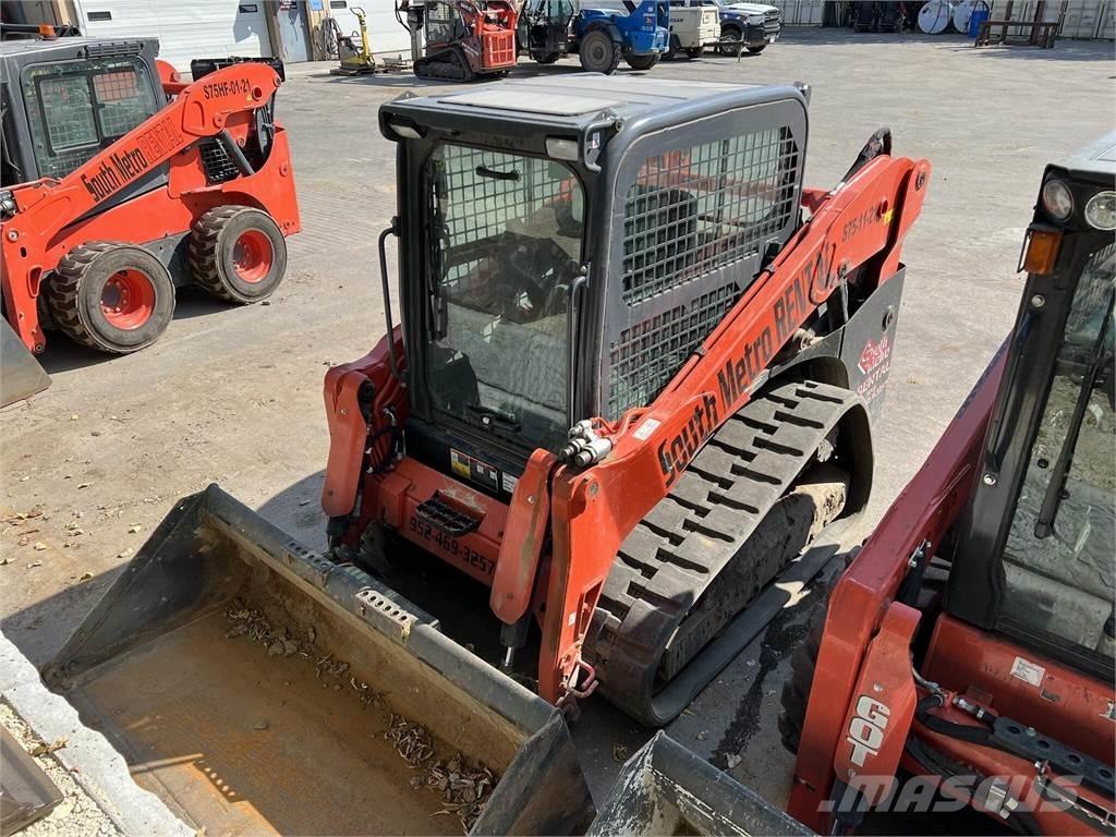 Kubota SVL75-2 スキッドステアローダー