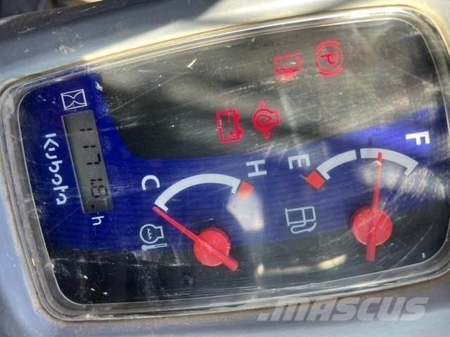 Kubota SVL97-2 スキッドステアローダー