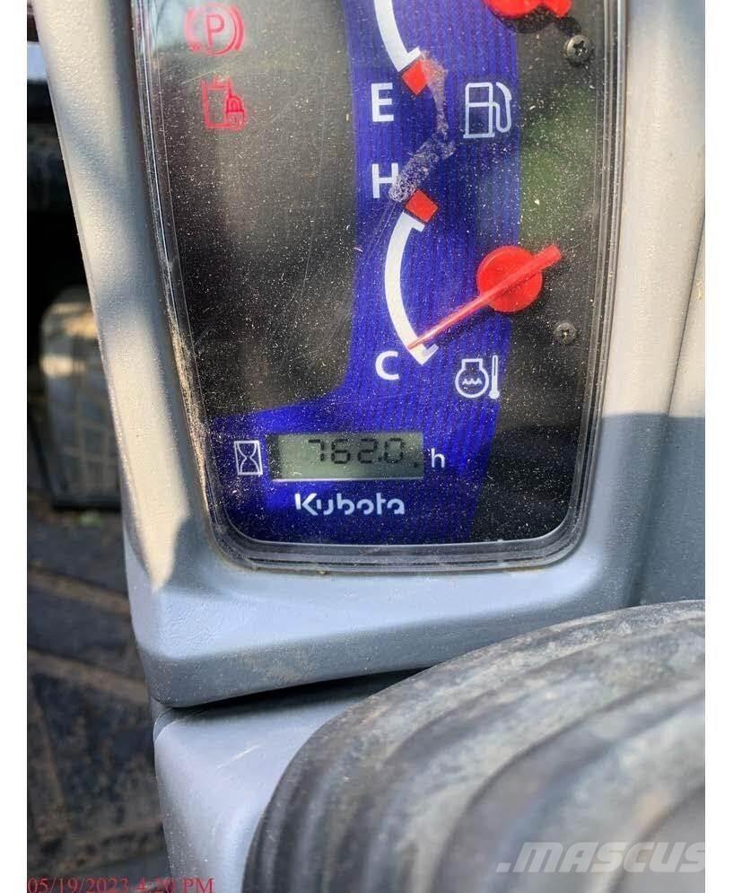 Kubota SVL97-2 スキッドステアローダー