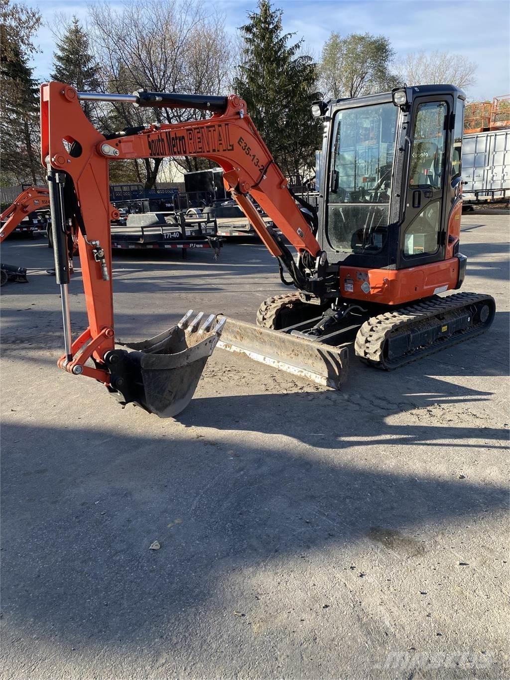 Kubota U35-4 ミニ油圧ショベル 7t以下（ミニユンボ・ミニディガー）
