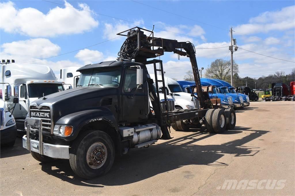 Mack GRANITE CV713 クレーントラック、ユニック車