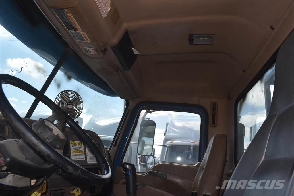 Mack GRANITE CV713 クレーントラック、ユニック車