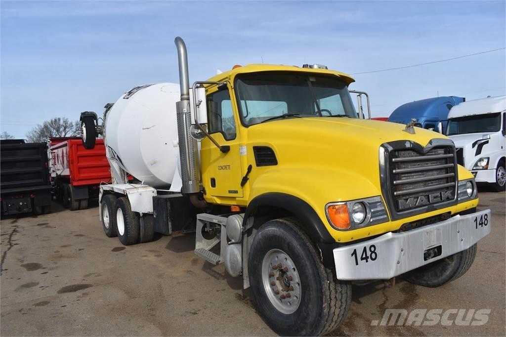 Mack GRANITE CV713 ミキサー車