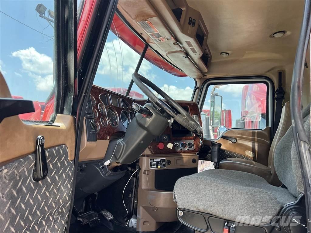 Mack GRANITE GU713 ダンプ