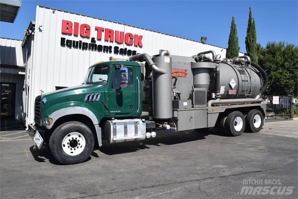Mack GRANITE GU713 タンカートラック