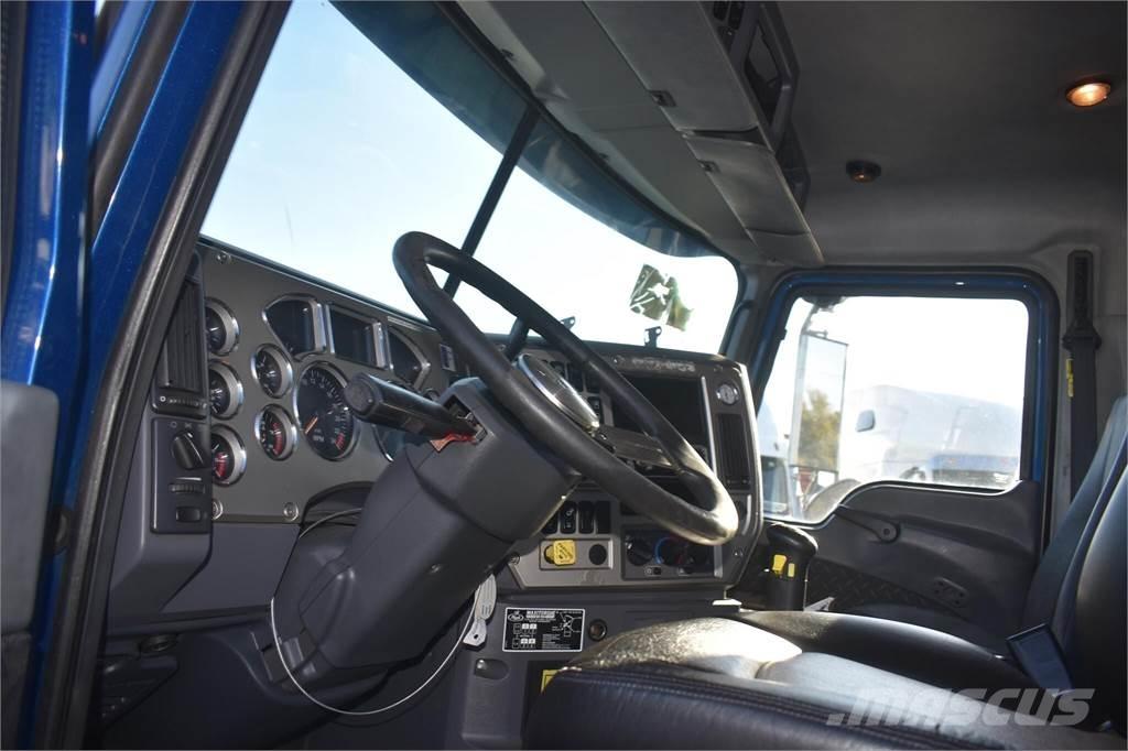 Mack GRANITE GU713 ダンプ