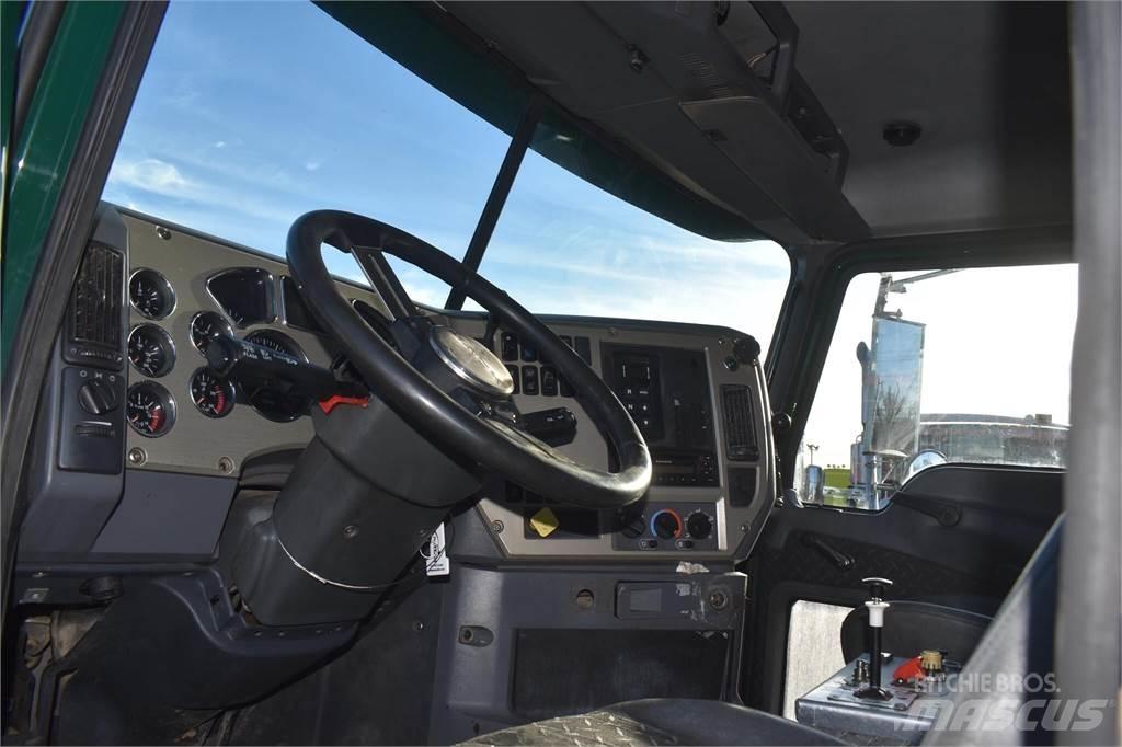 Mack GRANITE GU713 ダンプ