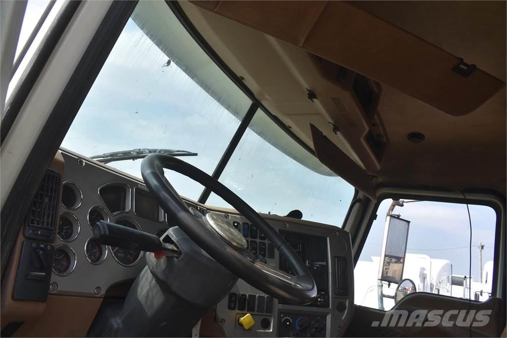 Mack GRANITE GU813 ダンプ