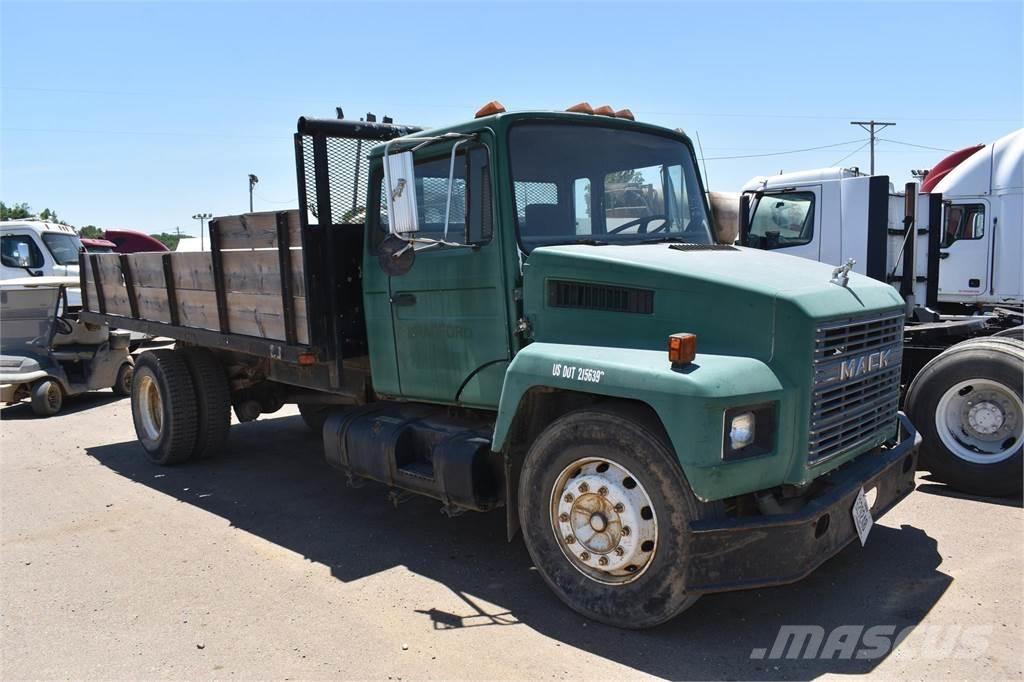 Mack MIDLINER CS200 ダンプ