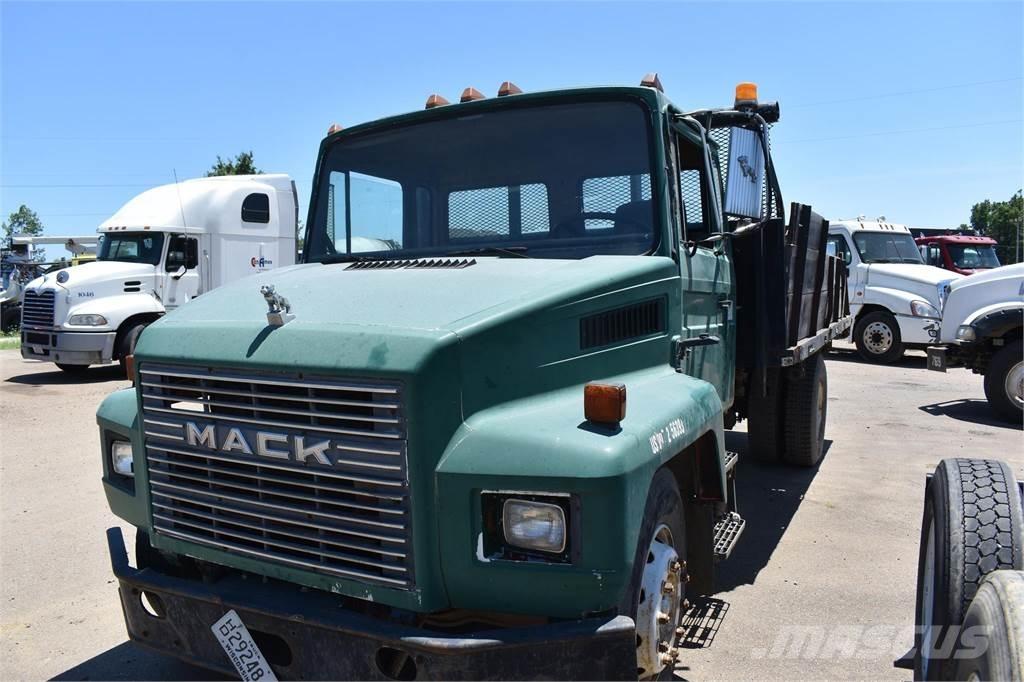 Mack MIDLINER CS200 ダンプ