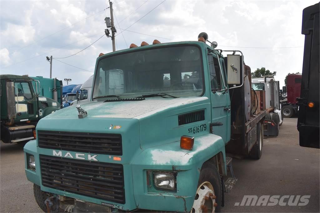 Mack MIDLINER CS200 タンカートラック