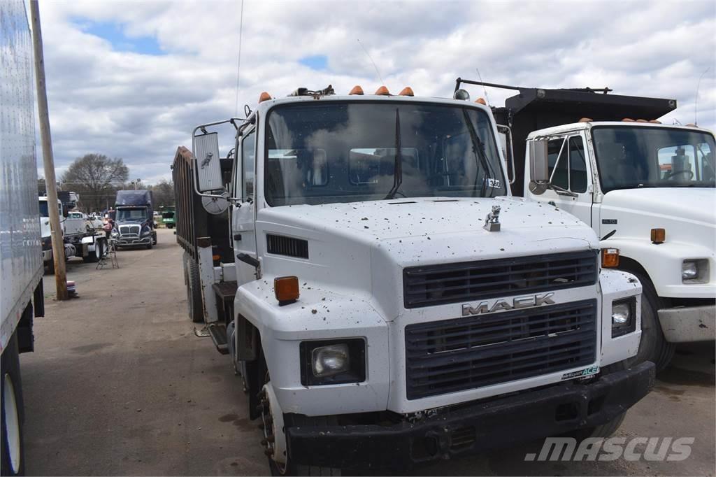 Mack MIDLINER CS300 クレーントラック、ユニック車