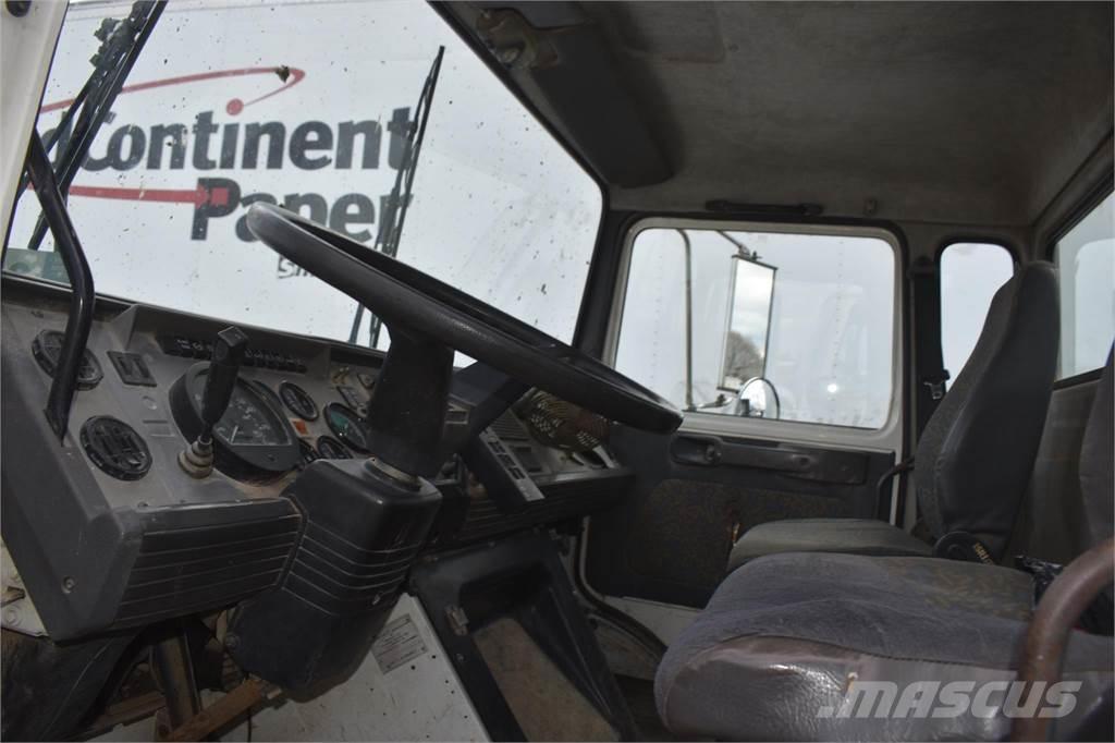 Mack MIDLINER CS300 クレーントラック、ユニック車