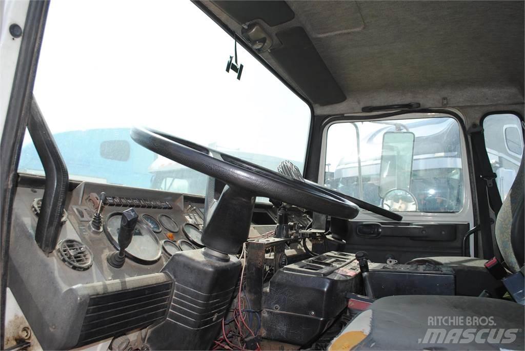 Mack MIDLINER MS250 街路清掃車