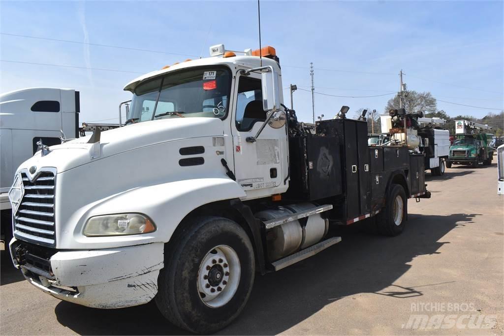 Mack VISION CX612 多目的／汎用車両