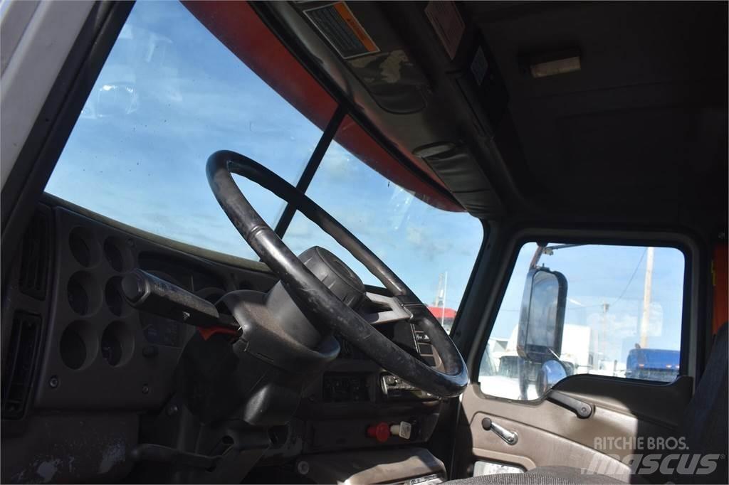 Mack VISION CX612 ダンプ