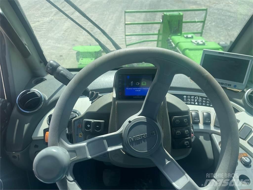 Merlo P50.18HM テレスコーピックハンドラー