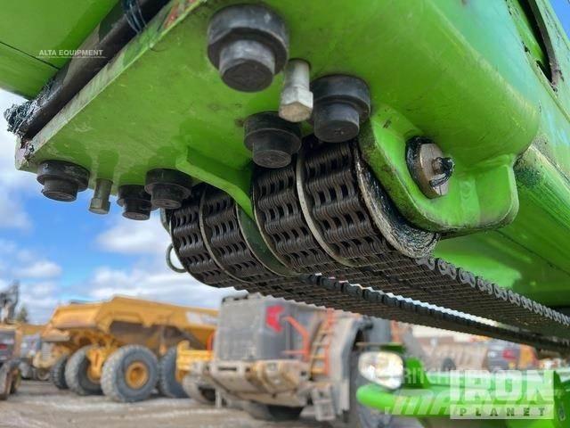 Merlo P65.14HM テレスコーピックハンドラー