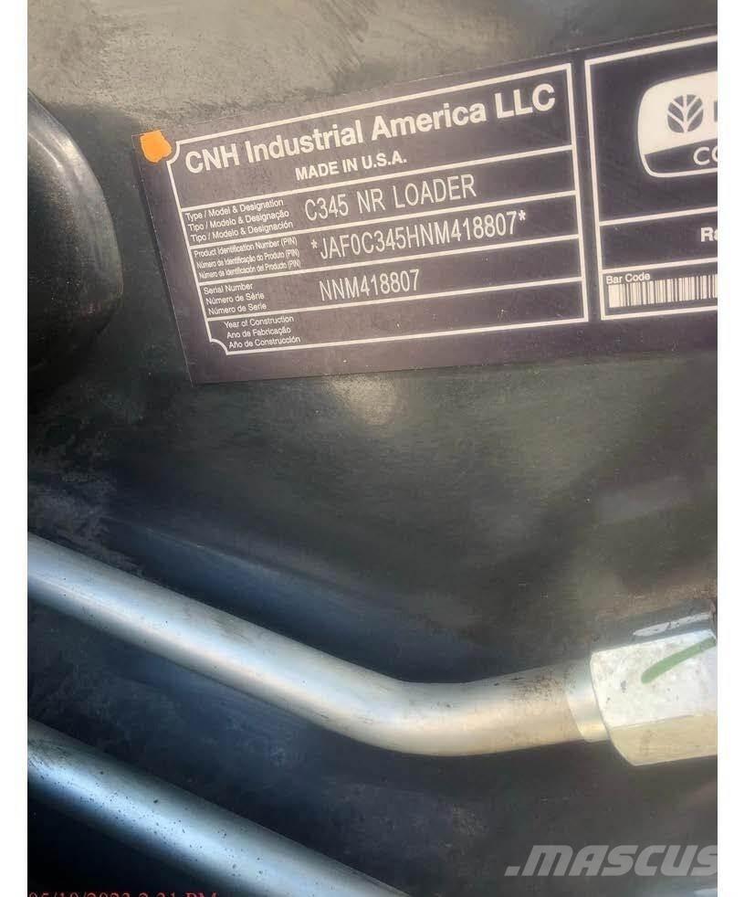 New Holland C345 スキッドステアローダー