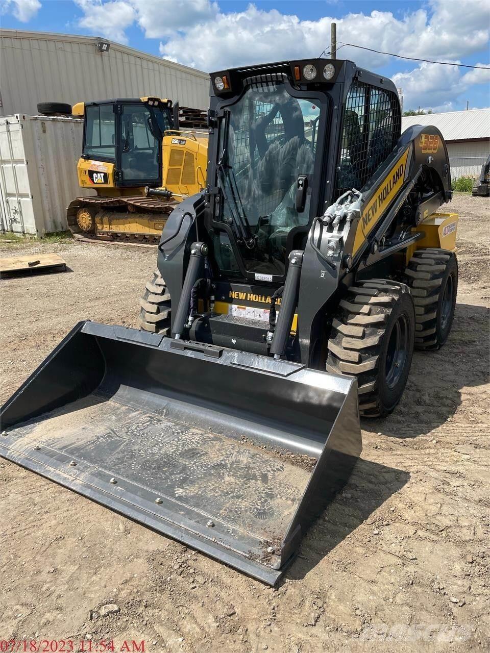 New Holland L328 スキッドステアローダー