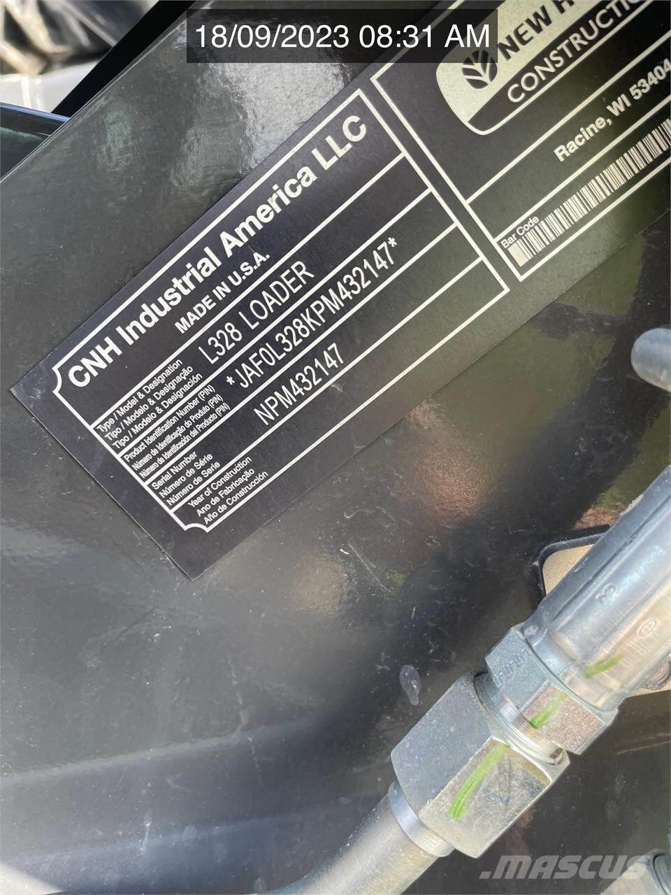 New Holland L328 スキッドステアローダー