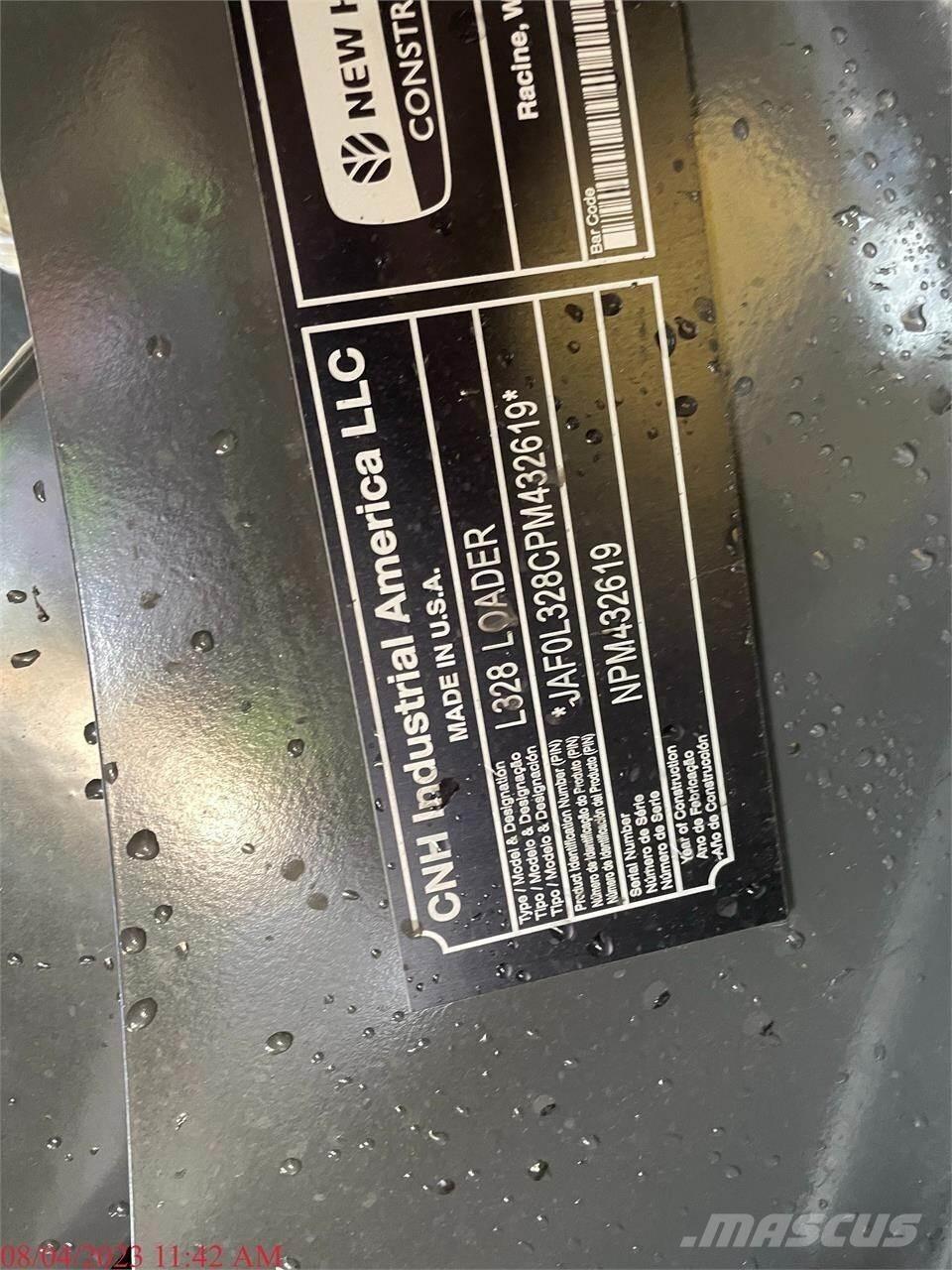 New Holland L328 スキッドステアローダー