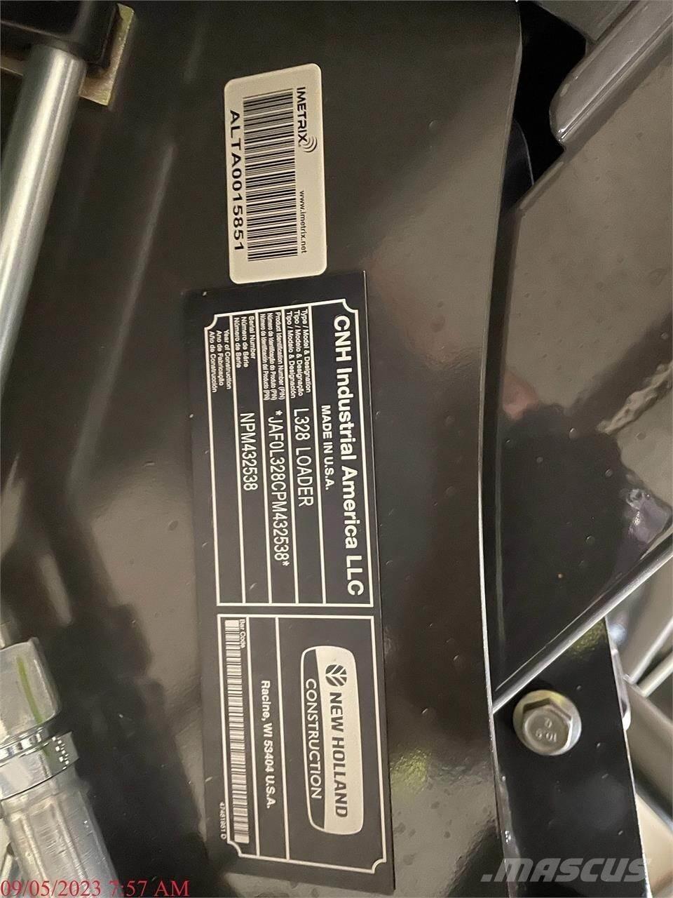 New Holland L328 スキッドステアローダー