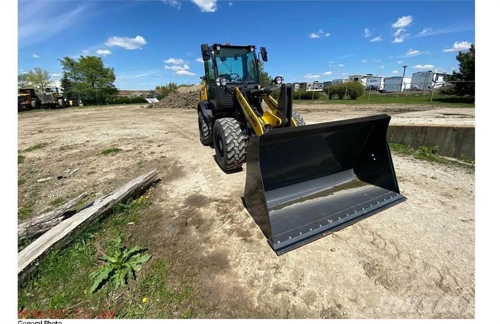 New Holland W80C ホイールローダー・タイヤショベル