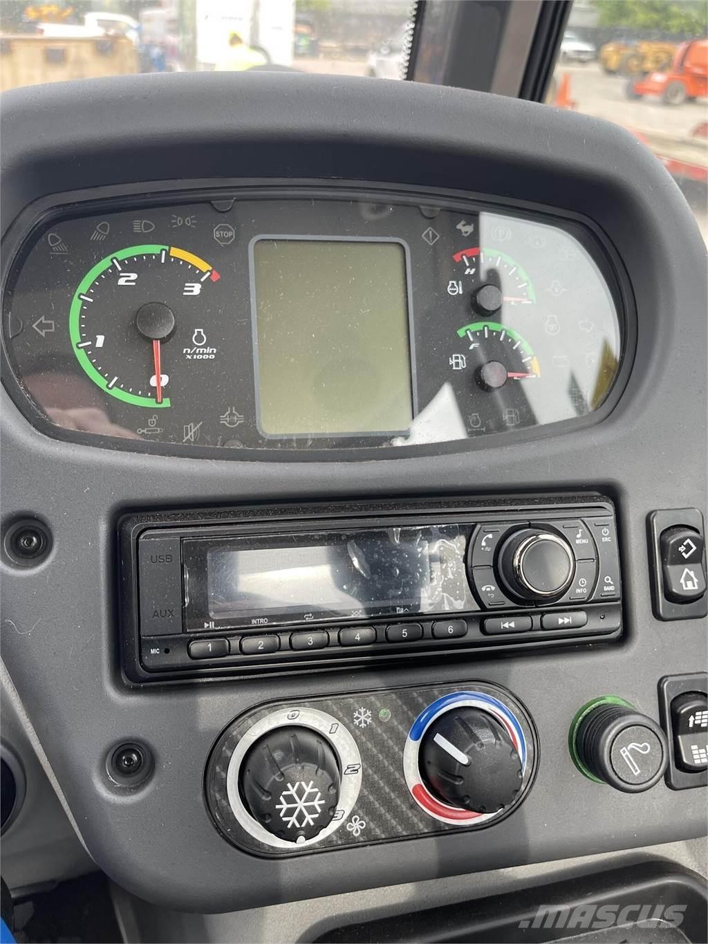 New Holland W80C ホイールローダー・タイヤショベル