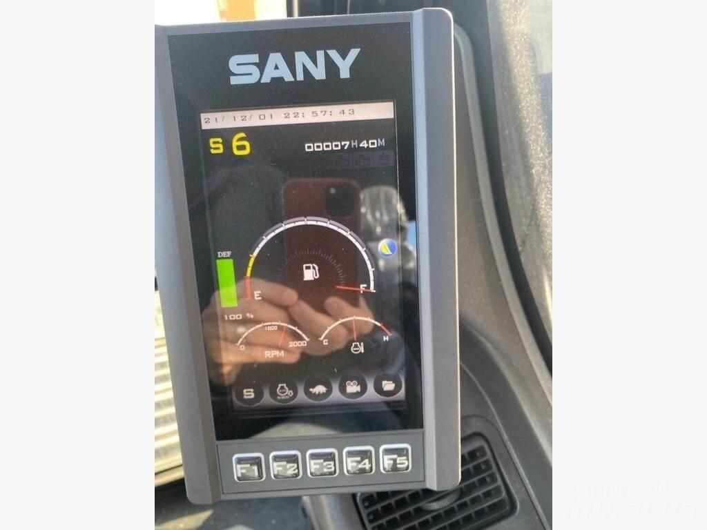 Sany SY215C LC 大型油圧ショベル12t以上（パワーショベル・ユンボ）