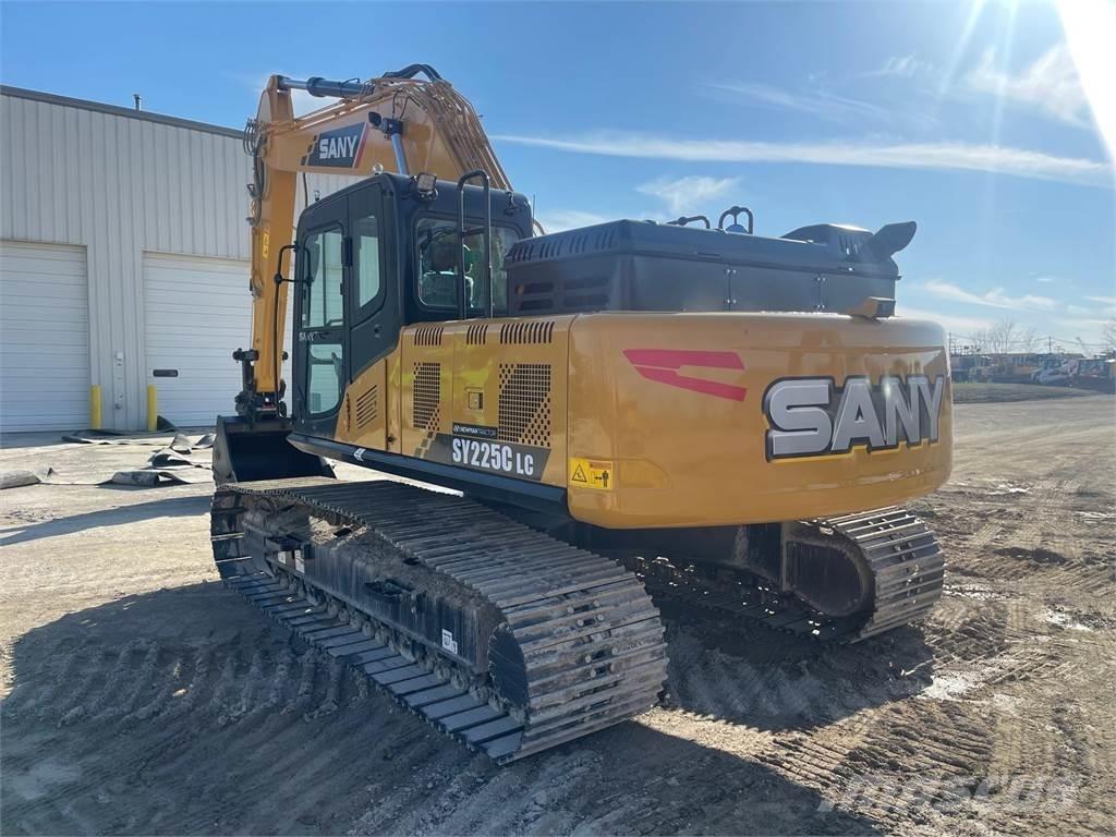 Sany SY225C LC 大型油圧ショベル12t以上（パワーショベル・ユンボ）