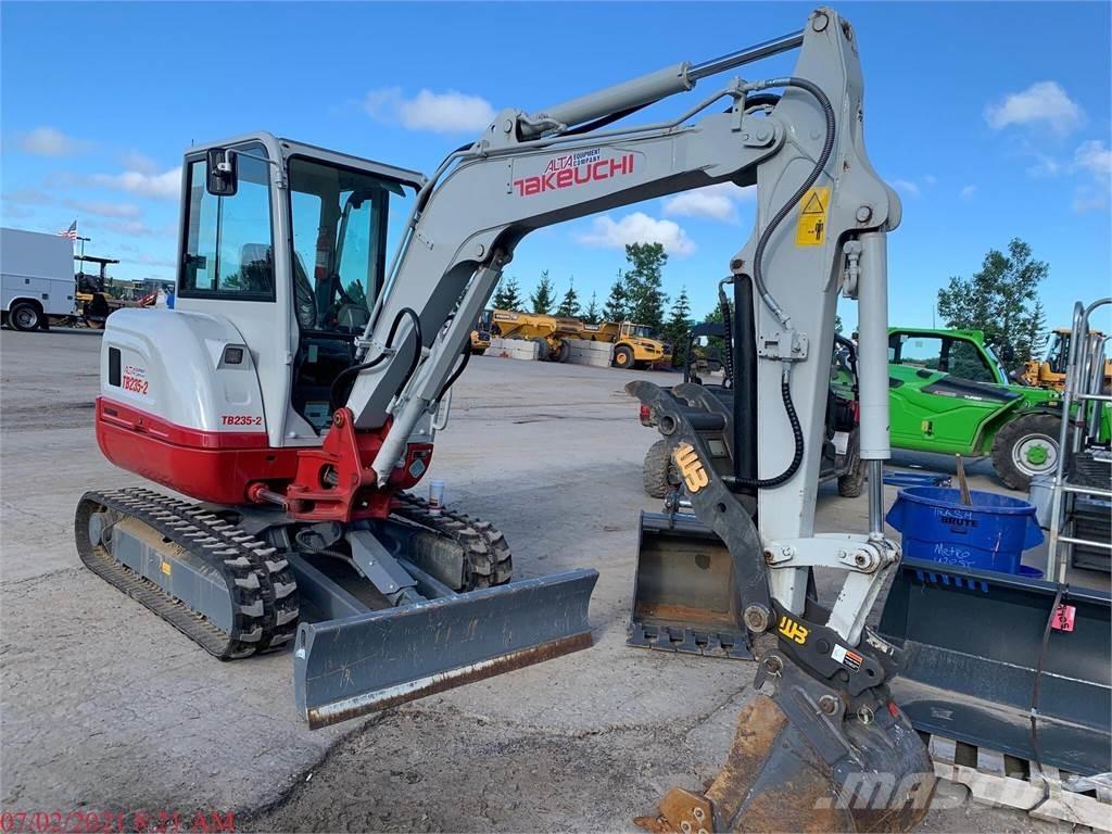 Takeuchi TB235-2 ミニ油圧ショベル 7t以下（ミニユンボ・ミニディガー）