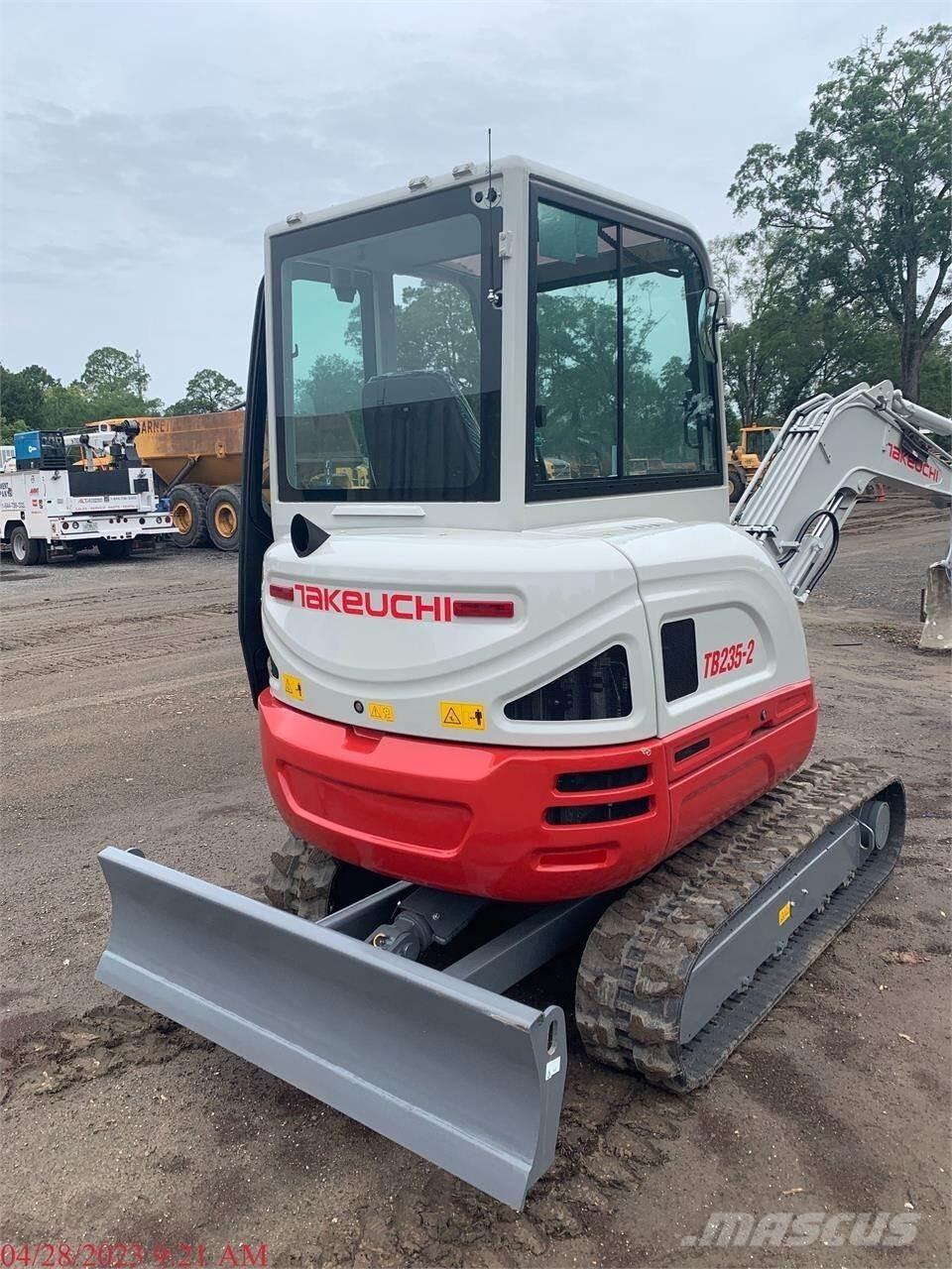 Takeuchi TB235-2 ミニ油圧ショベル 7t以下（ミニユンボ・ミニディガー）