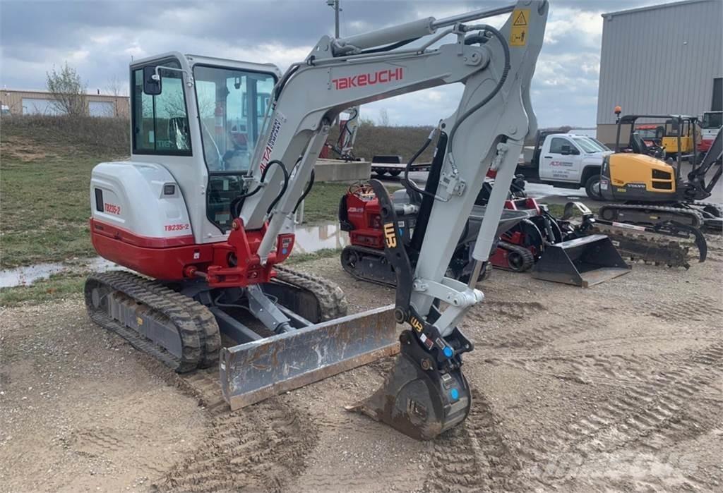 Takeuchi TB235-2 ミニ油圧ショベル 7t以下（ミニユンボ・ミニディガー）