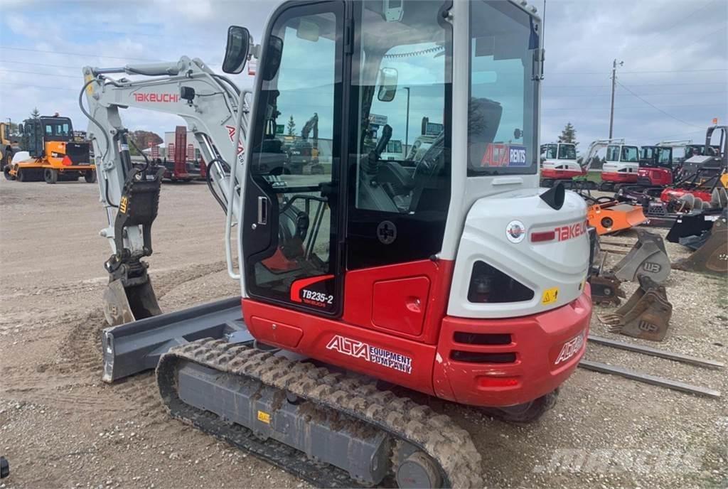 Takeuchi TB235-2 ミニ油圧ショベル 7t以下（ミニユンボ・ミニディガー）