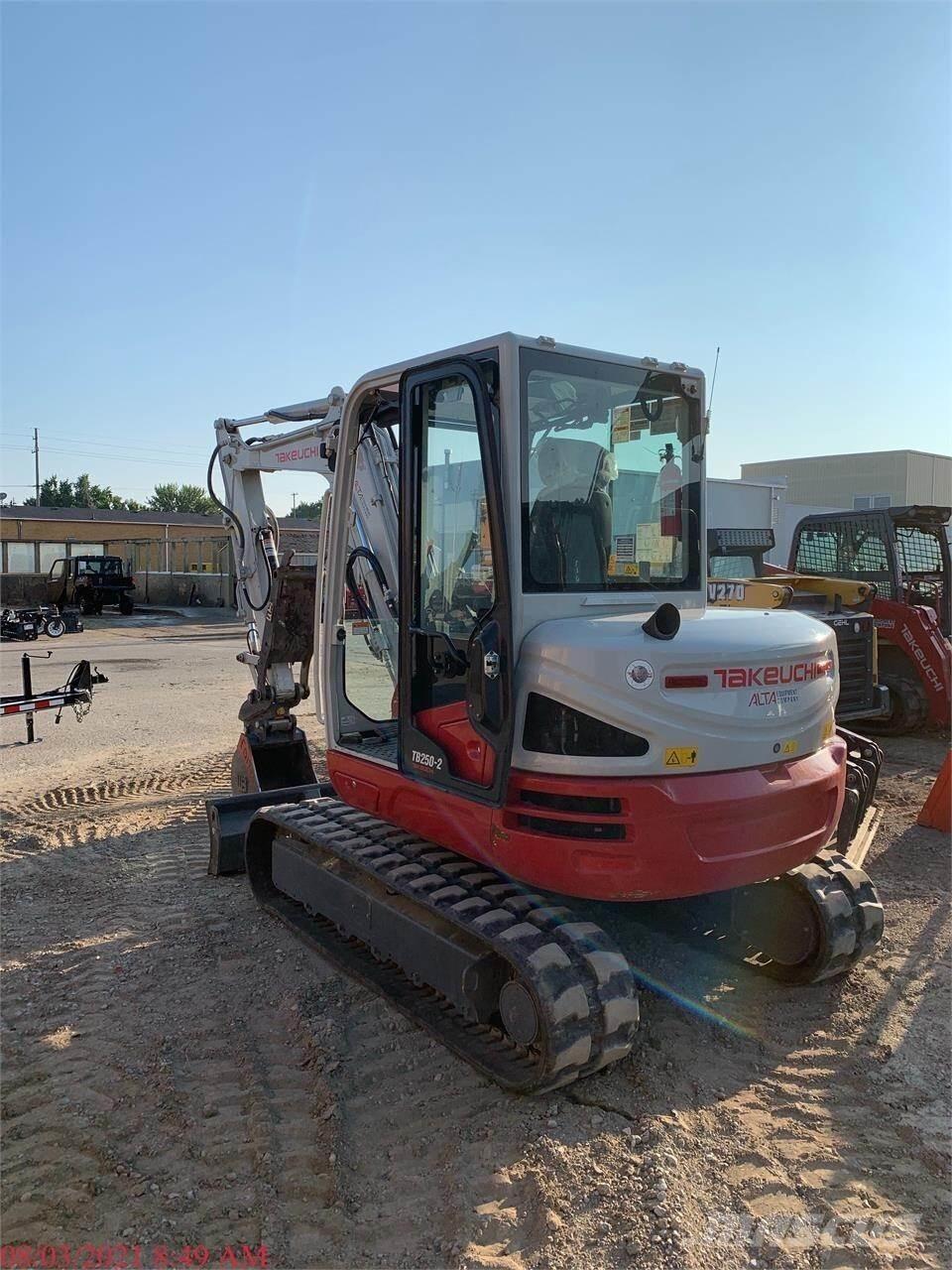 Takeuchi TB250-2 ミニ油圧ショベル 7t以下（ミニユンボ・ミニディガー）