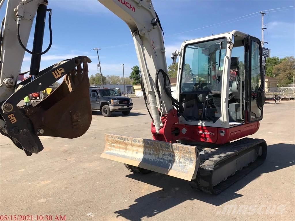 Takeuchi TB250-2 ミニ油圧ショベル 7t以下（ミニユンボ・ミニディガー）