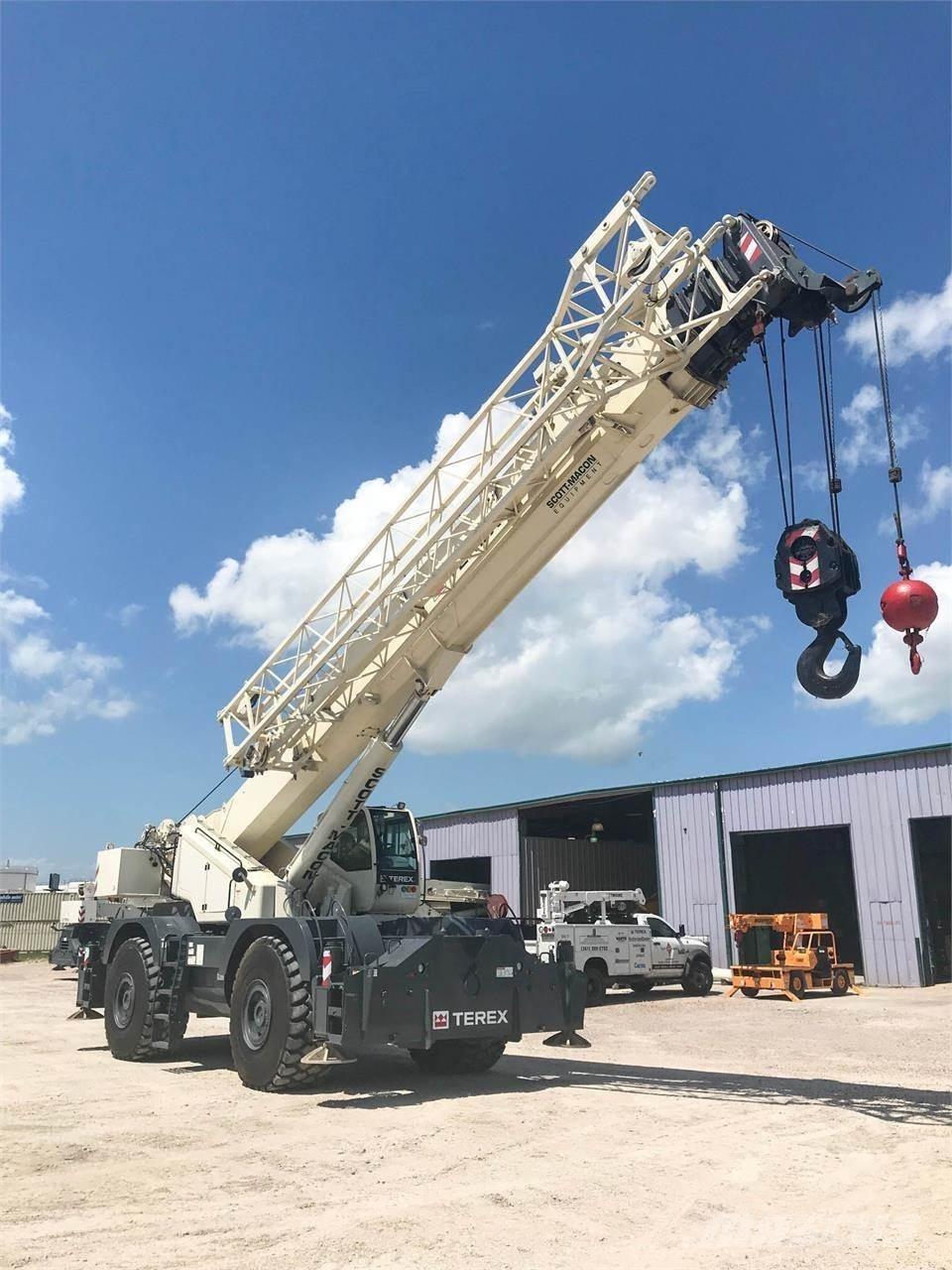 Terex QUADSTAR 1100 ラフテレーンクレーン