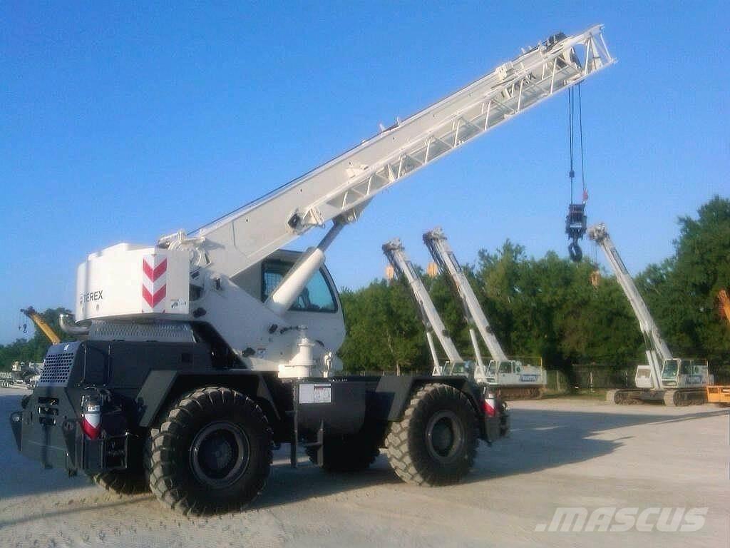 Terex RT230-1 ラフテレーンクレーン