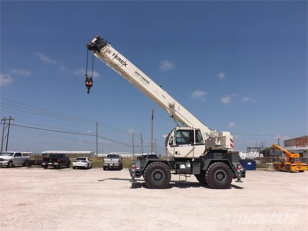 Terex RT230-2 ラフテレーンクレーン