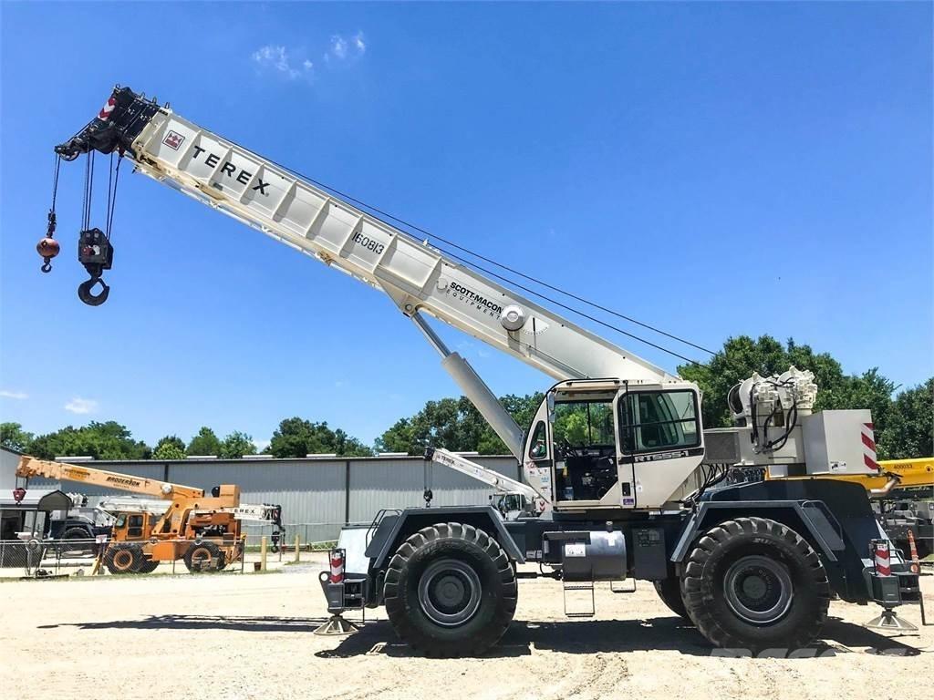 Terex RT555-1 ラフテレーンクレーン