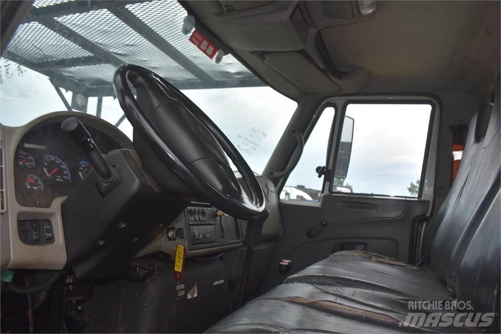 Terex XT PRO 60 トラック高所作業車