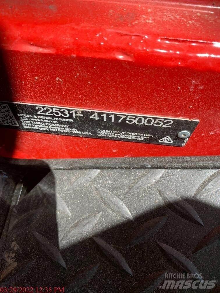 Toro DINGO TXL2000 スキッドステアローダー