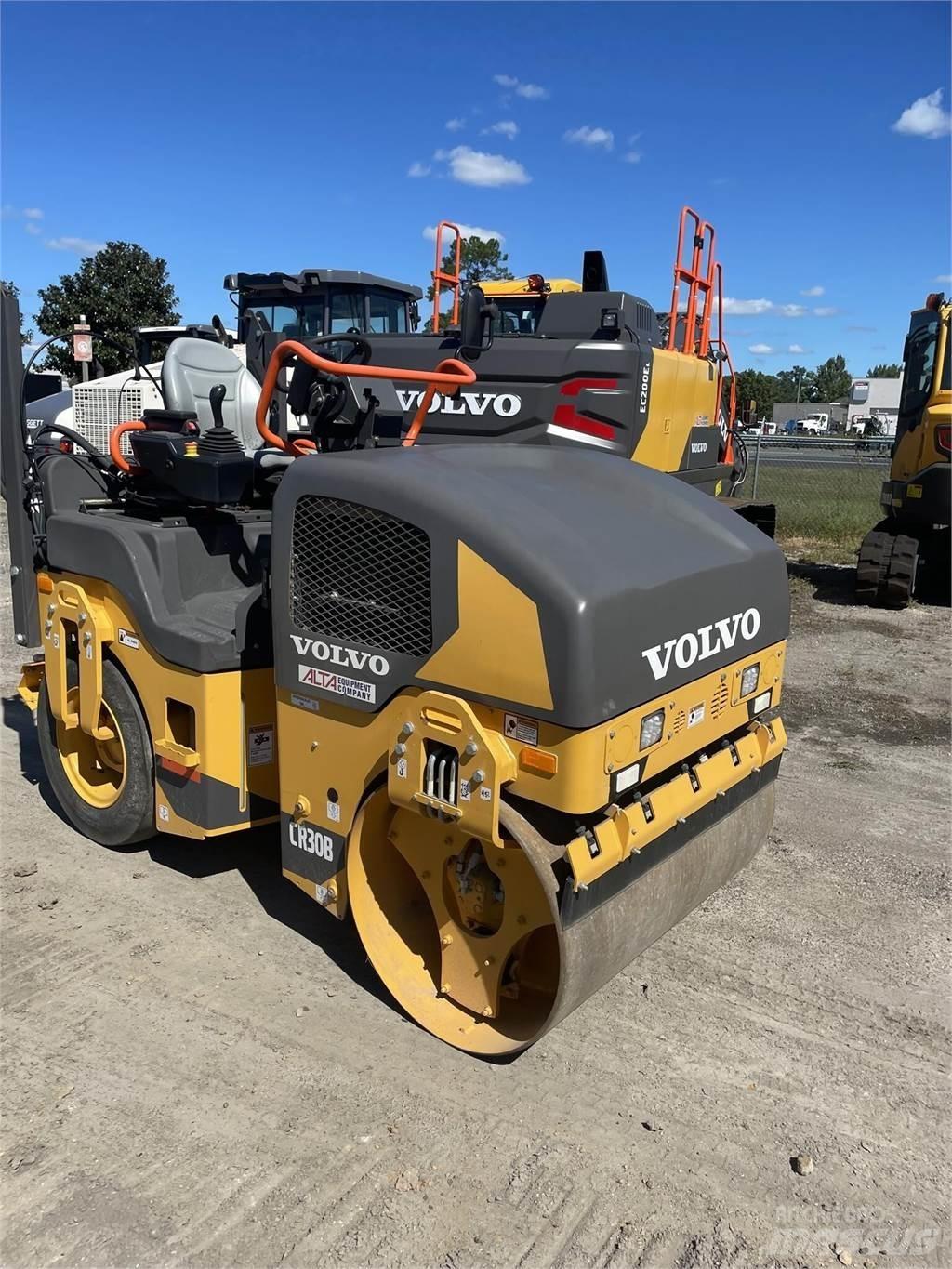 Volvo CR30B コンバインドローラ