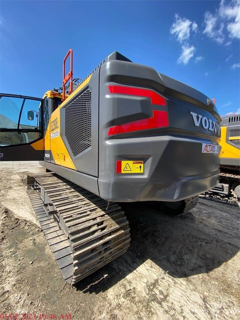 Volvo EC250EL 大型油圧ショベル12t以上（パワーショベル・ユンボ）