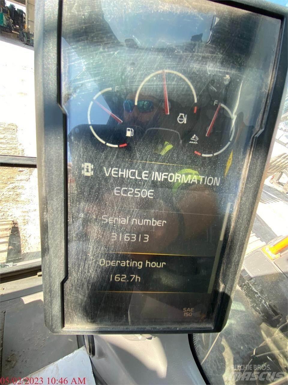 Volvo EC250EL 大型油圧ショベル12t以上（パワーショベル・ユンボ）