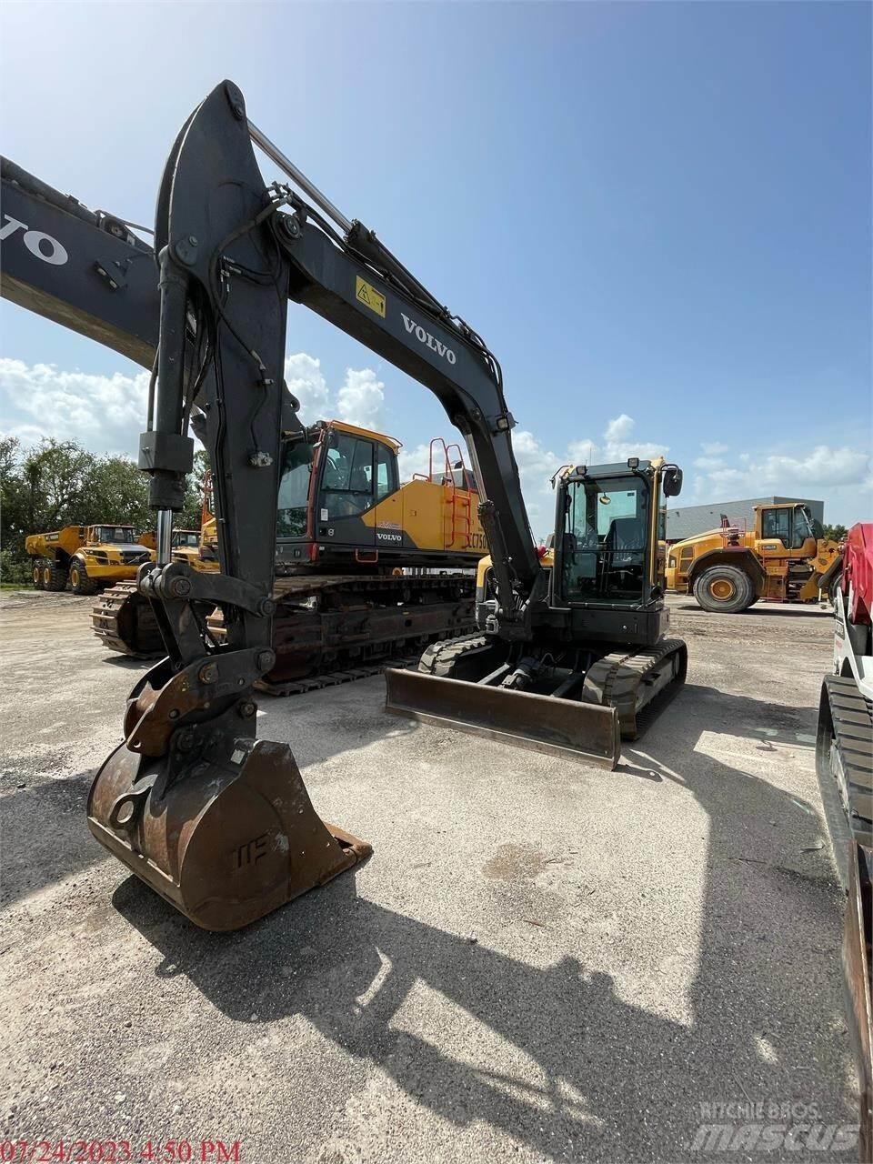 Volvo ECR88D 大型油圧ショベル12t以上（パワーショベル・ユンボ）