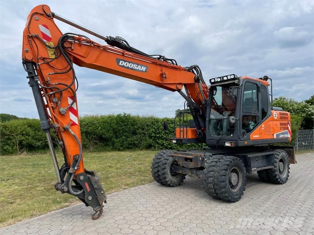 Doosan DX170W-5 ホイール式油圧ショベル（パワーショベル・ユンボ・バックホー）