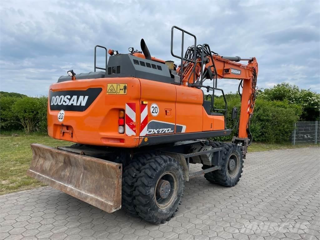 Doosan DX170W-5 ホイール式油圧ショベル（パワーショベル・ユンボ・バックホー）