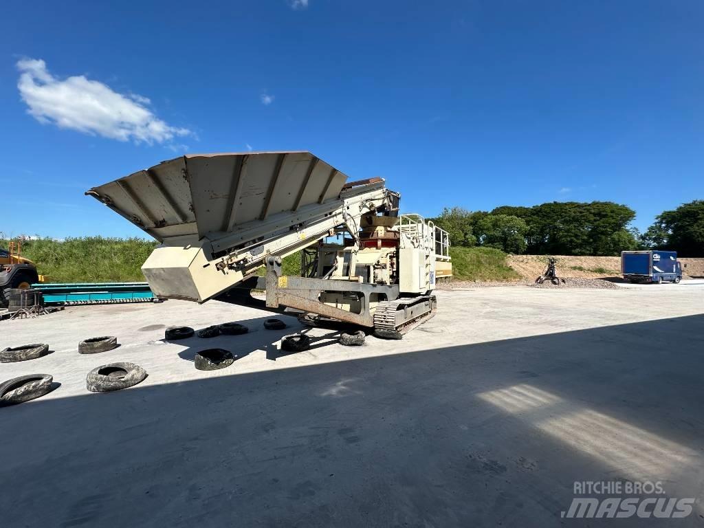Metso LT 200 HP 自走式クラッシャー